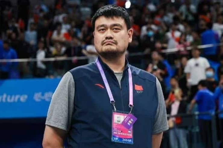 上半场麦金和登东克尔破门，下半场加纳乔梅开二度扳平，霍伊伦收获英超处子球反超。